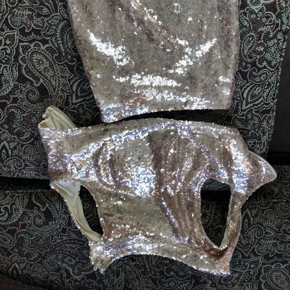 GOLD SEQUINED TWO PIECE HOCO/ SEMI DRESS - Picture 4 of 8